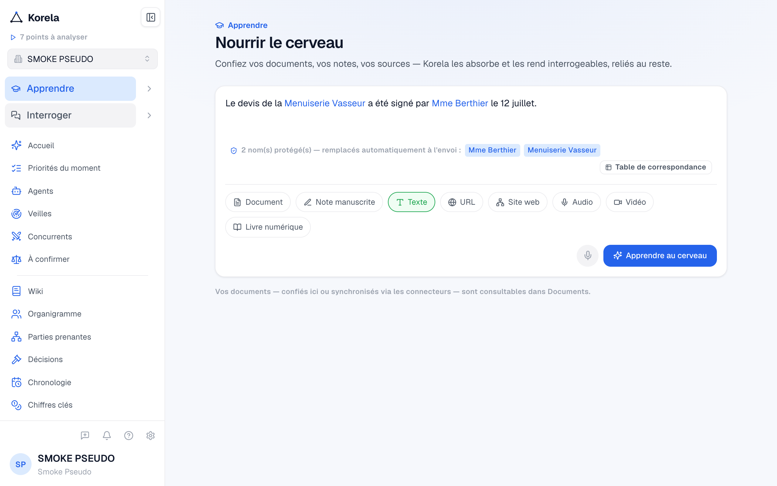 Dans Apprendre, les noms protégés se colorent pendant la frappe